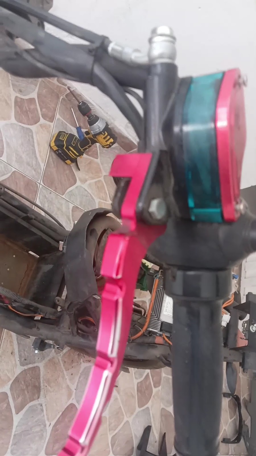 ElectroRide Garage